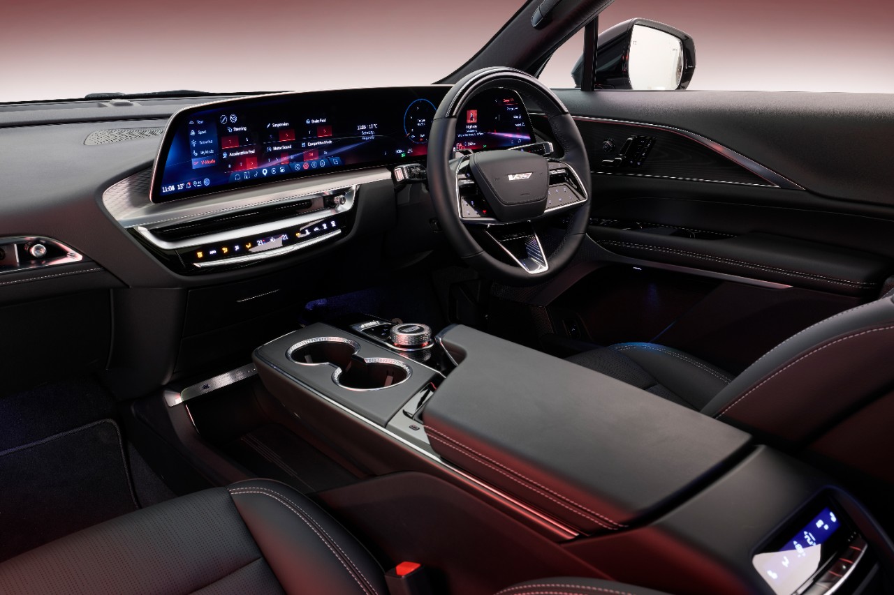Cadillac LYRIQ-V | interior